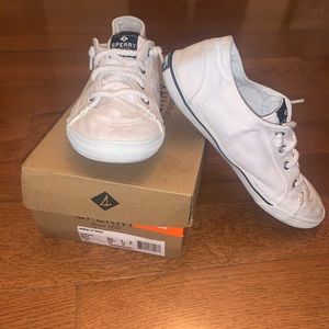 Woman’s Sperry Sneaker Lounge